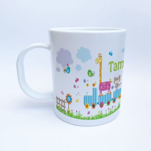 Kunststoff Kindergarten Tasse mit Eisenbahn und Zootieren Ansicht links
