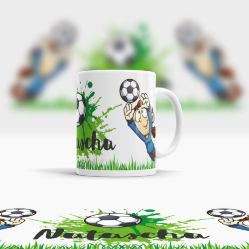 Kindertasse Kunststoff mit Mädchen Namen und Fußball Motiv Ansicht rechts