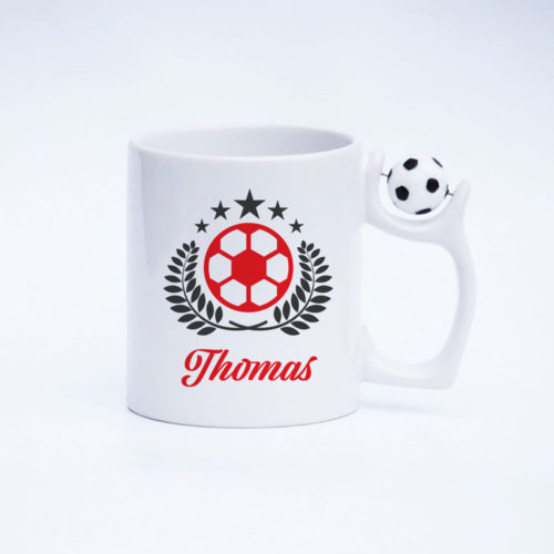 Fussball Tasse Feldspieler mit drehbarem Fußball am Henkel Ansicht rechts