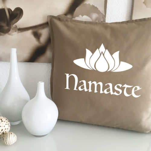 Yoga Kissen Namaste